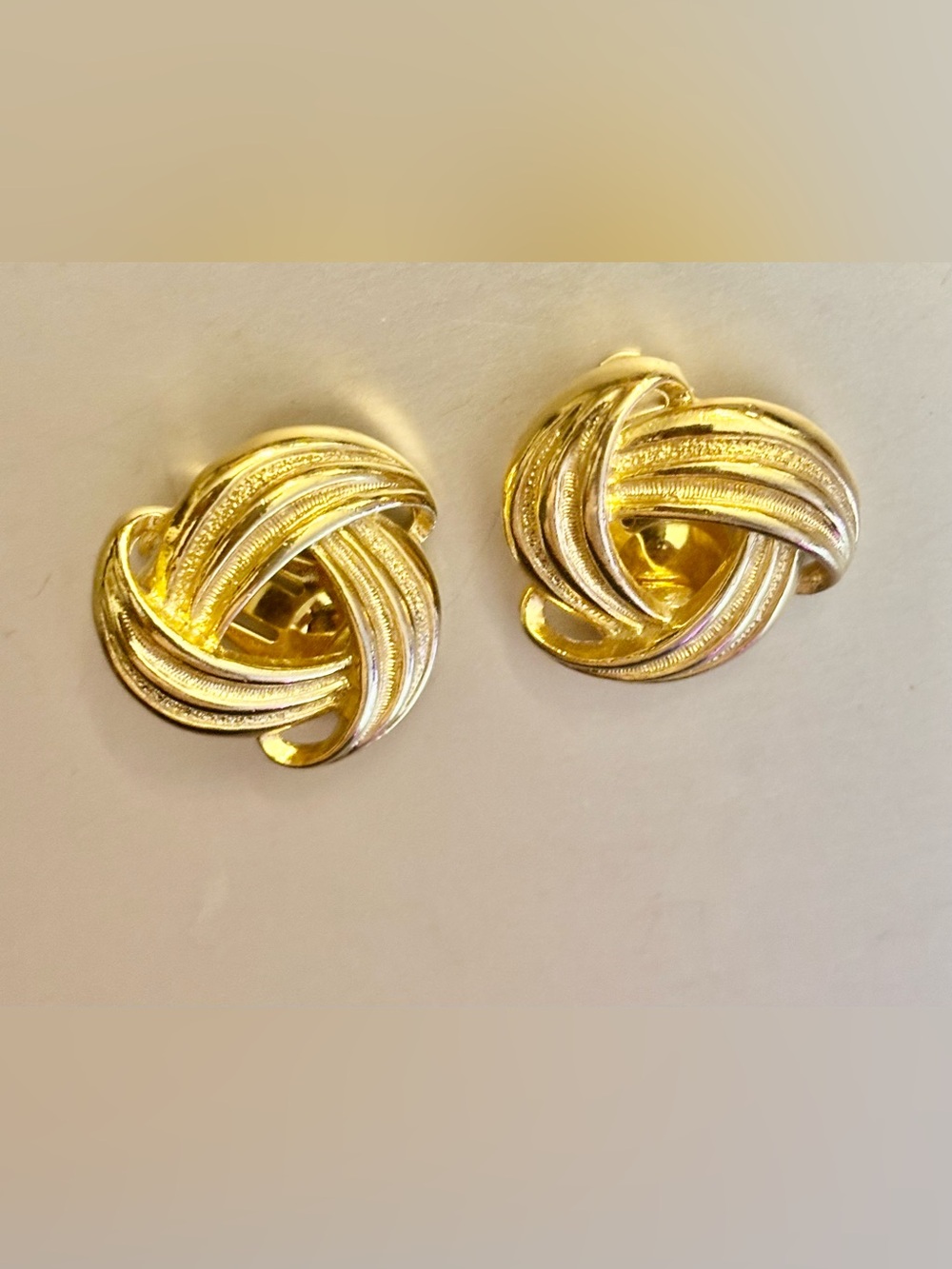 Sarah Coventry signed  knot design earrings